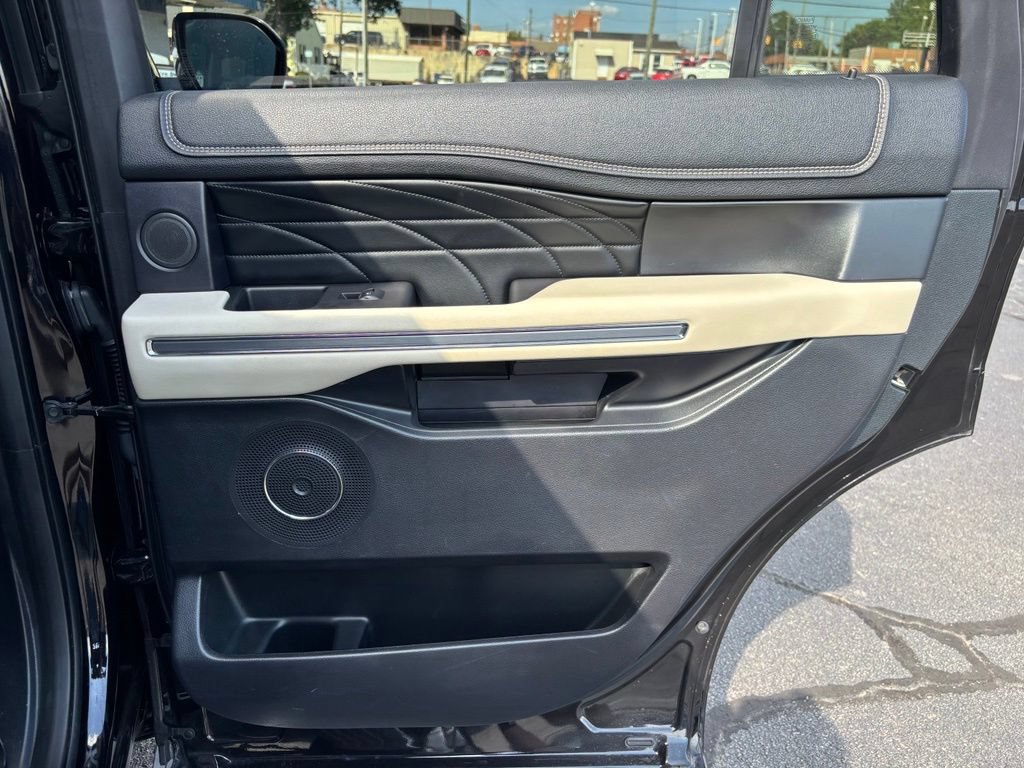 Used 2019 Ford Expedition Platinum RWD image 27