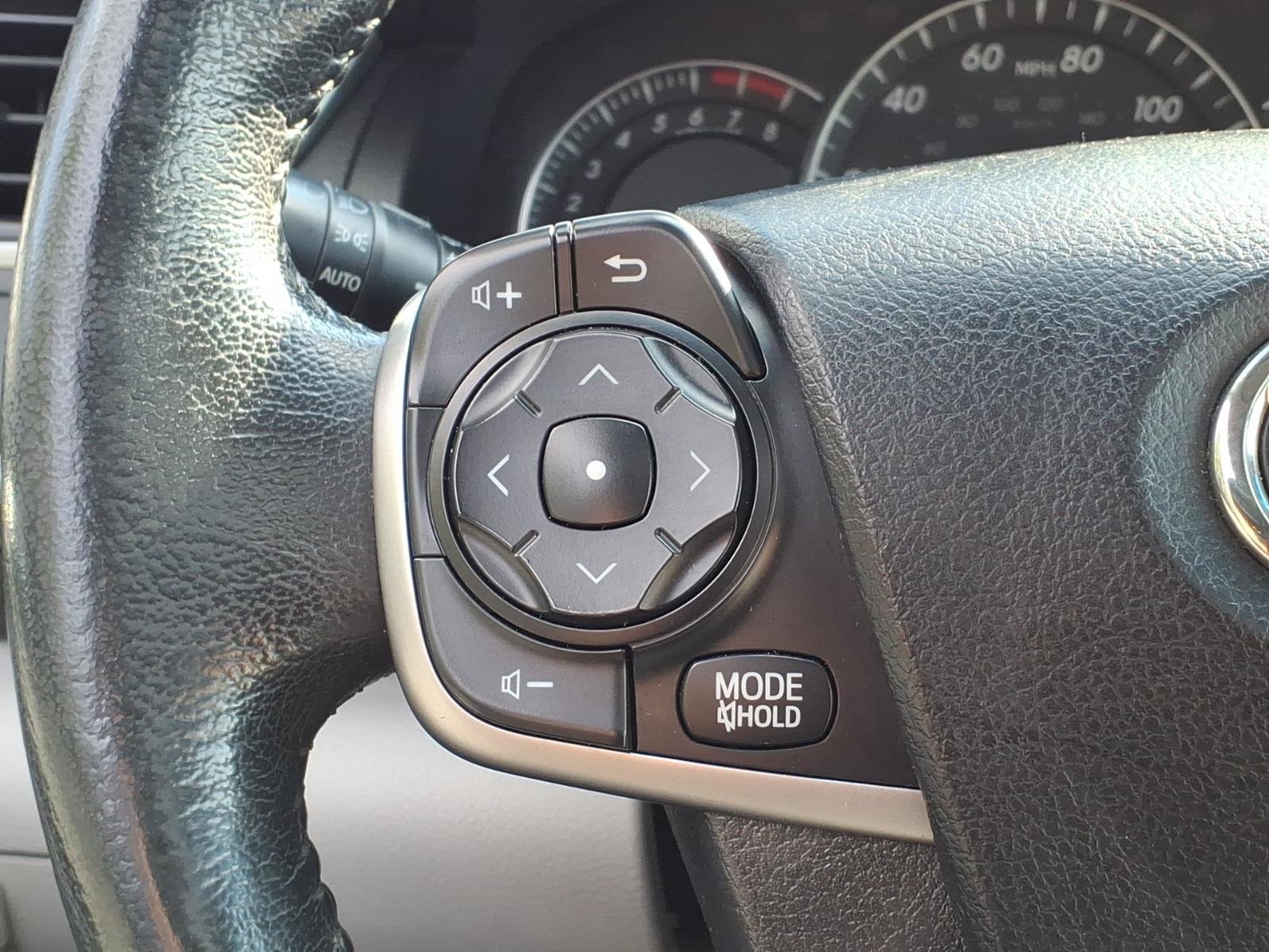 Used 2012 Toyota Camry XLE w/ Leather Pkg FWD image 17