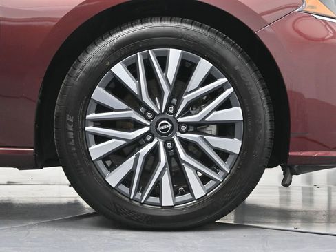 Used 2024 Nissan Altima 2.5 SV image 41