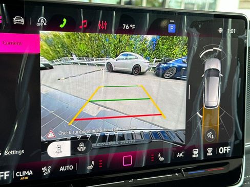 New 2026 Volkswagen Tiguan SE R-Line FWD image 18