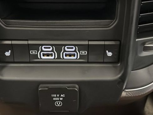 Used 2025 RAM 1500 Laramie AWD/4WD image 38