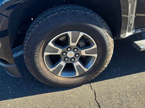 Used 2015 Chevrolet Colorado Z71 AWD/4WD image 12