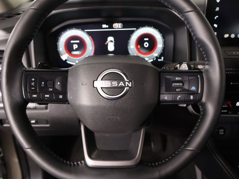 Used 2026 Nissan Rogue Platinum w/ Platinum Premium Package AWD/4WD image 3