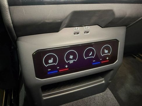 Used 2026 BMW M5 Touring AWD/4WD image 15
