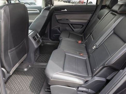 Used 2021 Volkswagen Atlas SE image 17