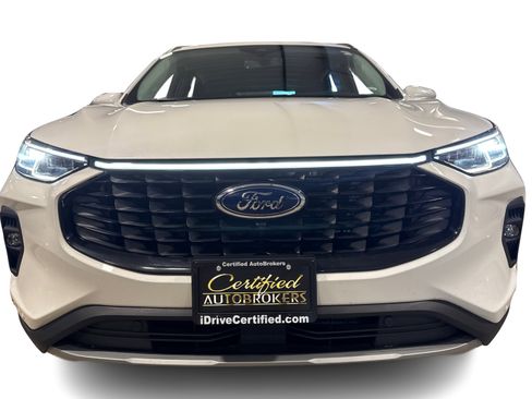 Used 2024 Ford Escape Platinum image 10