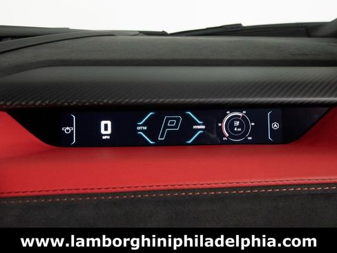 Used 2024 Lamborghini Revuelto image 36