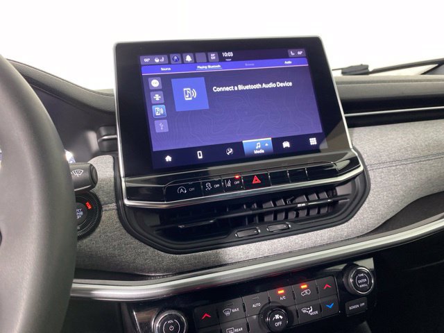 Used 2023 Jeep Compass Latitude w/ Convenience Group AWD/4WD image 2