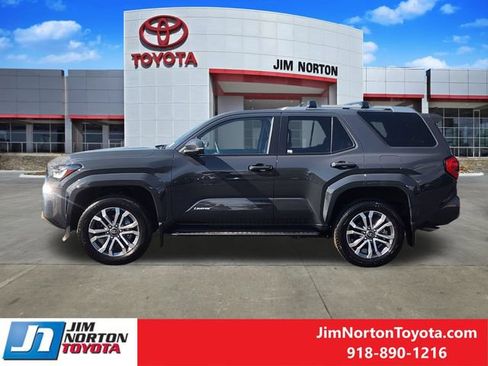 Used 2025 Toyota 4Runner Limited AWD/4WD image 5