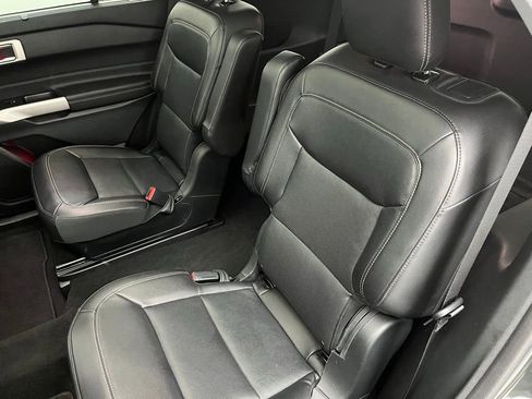 Certified 2023 Ford Explorer Limited w/ Equipment Group 301A image 33