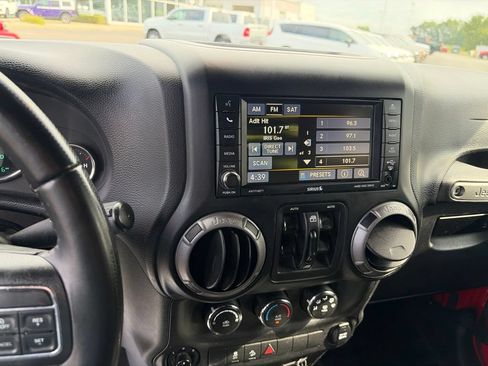Used 2017 Jeep Wrangler Unlimited Sport w/ Quick Order Package 24S AWD/4WD image 26