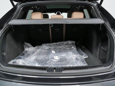 New 2026 Porsche Macan AWD image 30