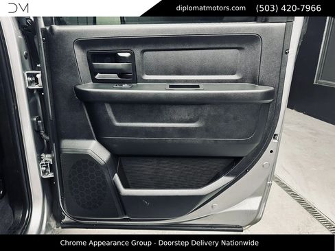Used 2024 RAM 3500 Tradesman w/ Chrome Appearance Group AWD/4WD image 28