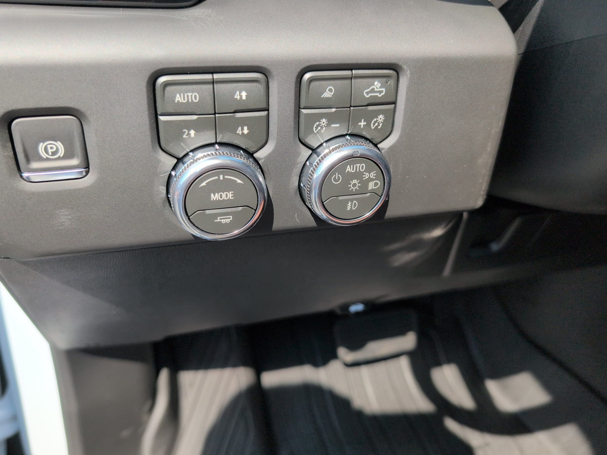 New 2026 GMC Sierra 3500 Denali Ultimate w/ LPO, Black Badging Package AWD/4WD image 15