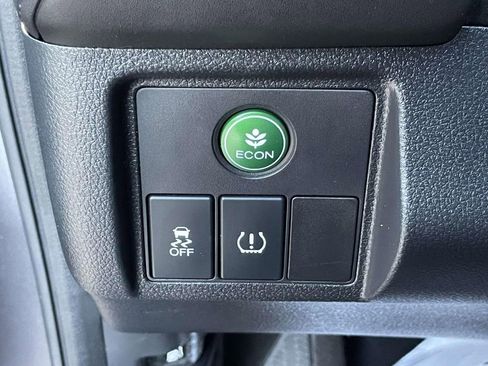 Used 2022 Honda HR-V LX image 17