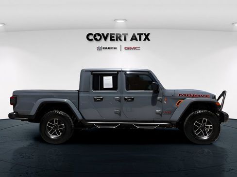 Used 2024 Jeep Gladiator Mojave AWD/4WD image 5