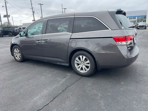 Used 2016 Honda Odyssey SE image 4