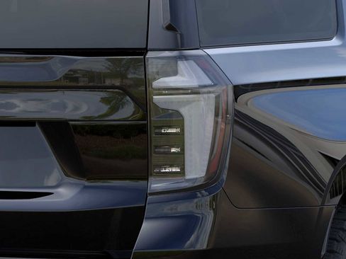 New 2026 Chevrolet Suburban Z71 w/ Comfort Package AWD/4WD image 11