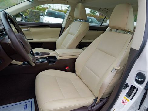 Used 2018 Lexus ES 350 w/ Premier Package image 22