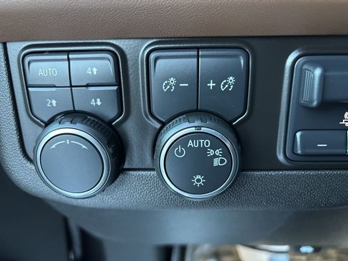 Certified 2021 Chevrolet Tahoe High Country w/ Premium Package image 43