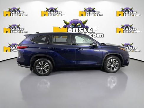 Used 2021 Toyota Highlander XLE image 4