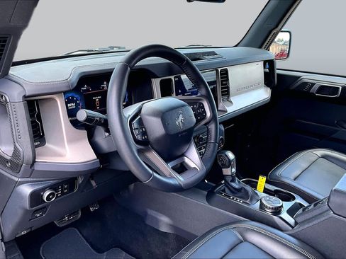 Certified 2025 Ford Bronco Outer Banks AWD/4WD image 18