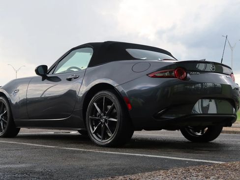 Used 2017 MAZDA MX-5 Miata Club image 13