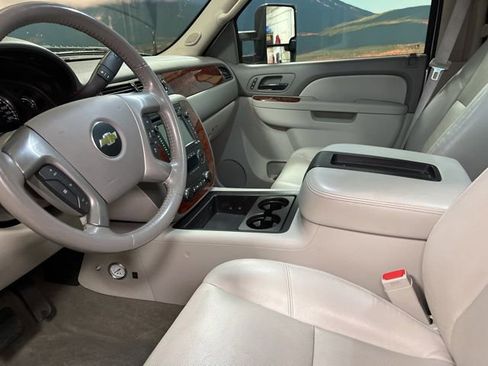 Used 2014 Chevrolet Silverado 2500 LTZ w/ LTZ Plus Package image 27