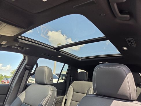 New 2026 Chevrolet Traverse LT w/ Sun and Wheel Package image 13