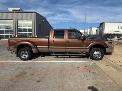 Used 2012 Ford F350 Lariat w/ Chrome Pkg image 2