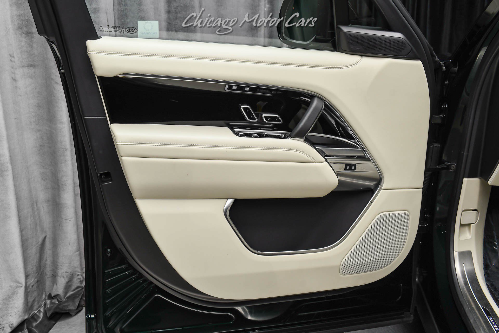 Used 2025 Land Rover Range Rover Long Wheelbase SE AWD/4WD image 37