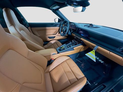 Certified 2026 Porsche 911 Targa 4 GTS AWD/4WD image 26