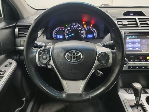 Used 2014 Toyota Camry SE w/ Leather Package image 17