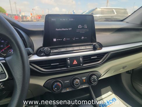 Used 2023 Kia Forte LXS w/ LXS Technology Package image 21