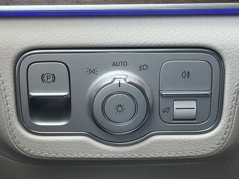Certified 2025 Mercedes-Benz GLE 450 4MATIC image 28