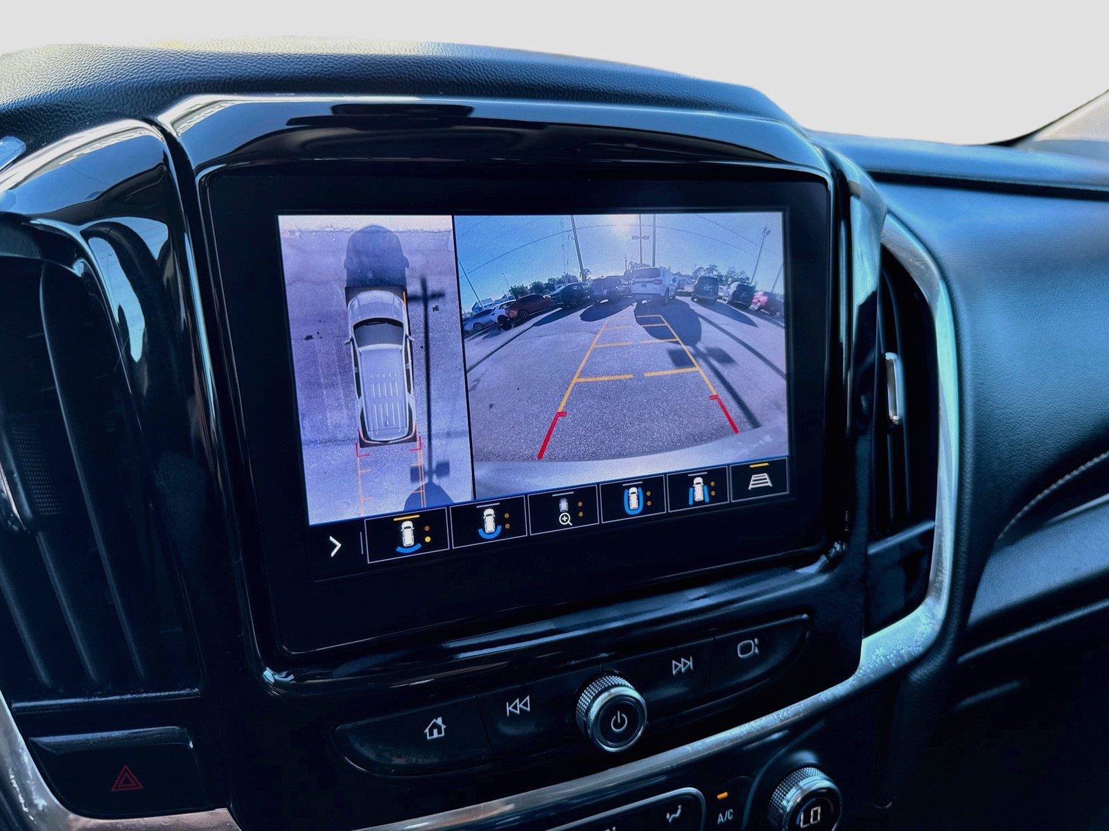 Used 2020 Chevrolet Traverse RS FWD image 17
