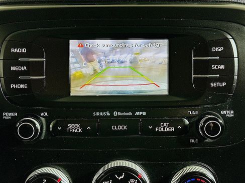 Used 2016 Kia Soul + image 15