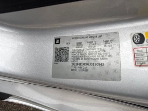 Used 2018 Chevrolet Camaro LT image 31