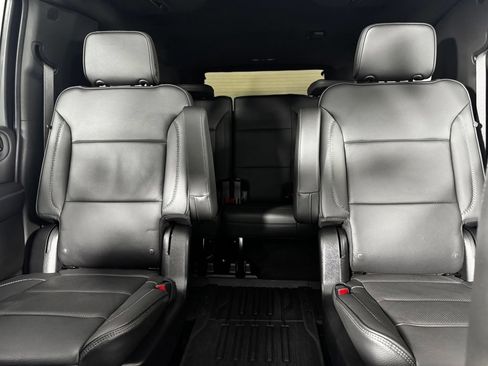 Used 2022 GMC Yukon XL Denali w/ Denali Premium Package AWD/4WD image 17