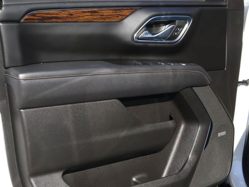 Used 2023 Chevrolet Tahoe Premier RWD image 18