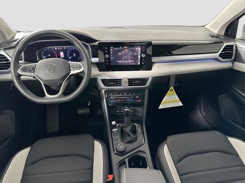 Certified 2025 Volkswagen Taos SEL image 25