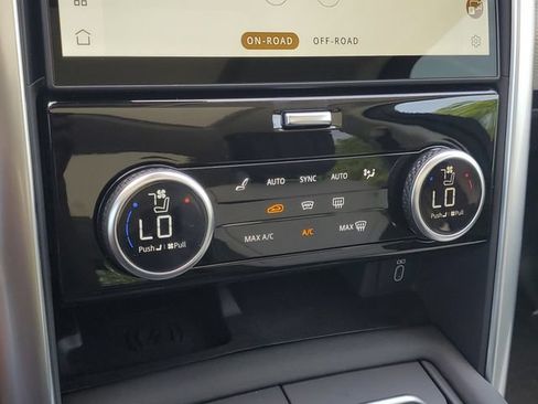 New 2026 Land Rover Discovery Dynamic SE AWD/4WD image 34
