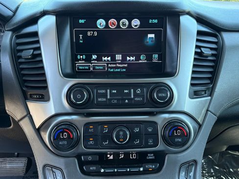 Used 2019 Chevrolet Suburban LT RWD image 26