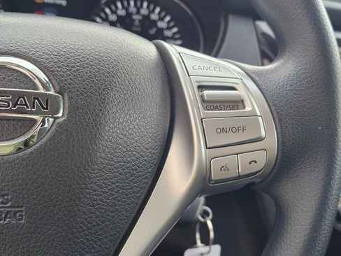 Used 2015 Nissan Rogue SL image 28