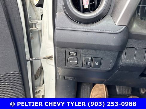 Used 2018 Toyota RAV4 LE FWD image 12