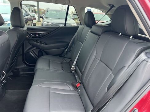 Used 2025 Subaru Outback Limited image 8