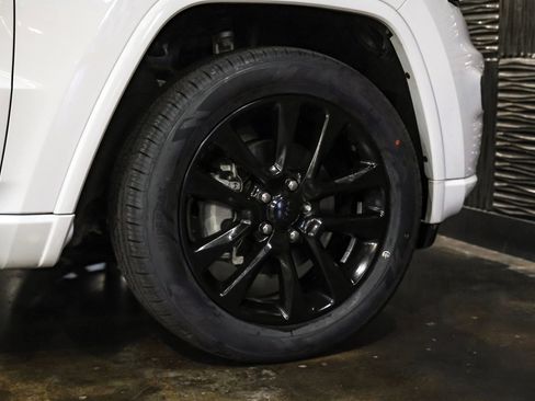Used 2018 Jeep Grand Cherokee Altitude AWD/4WD image 53