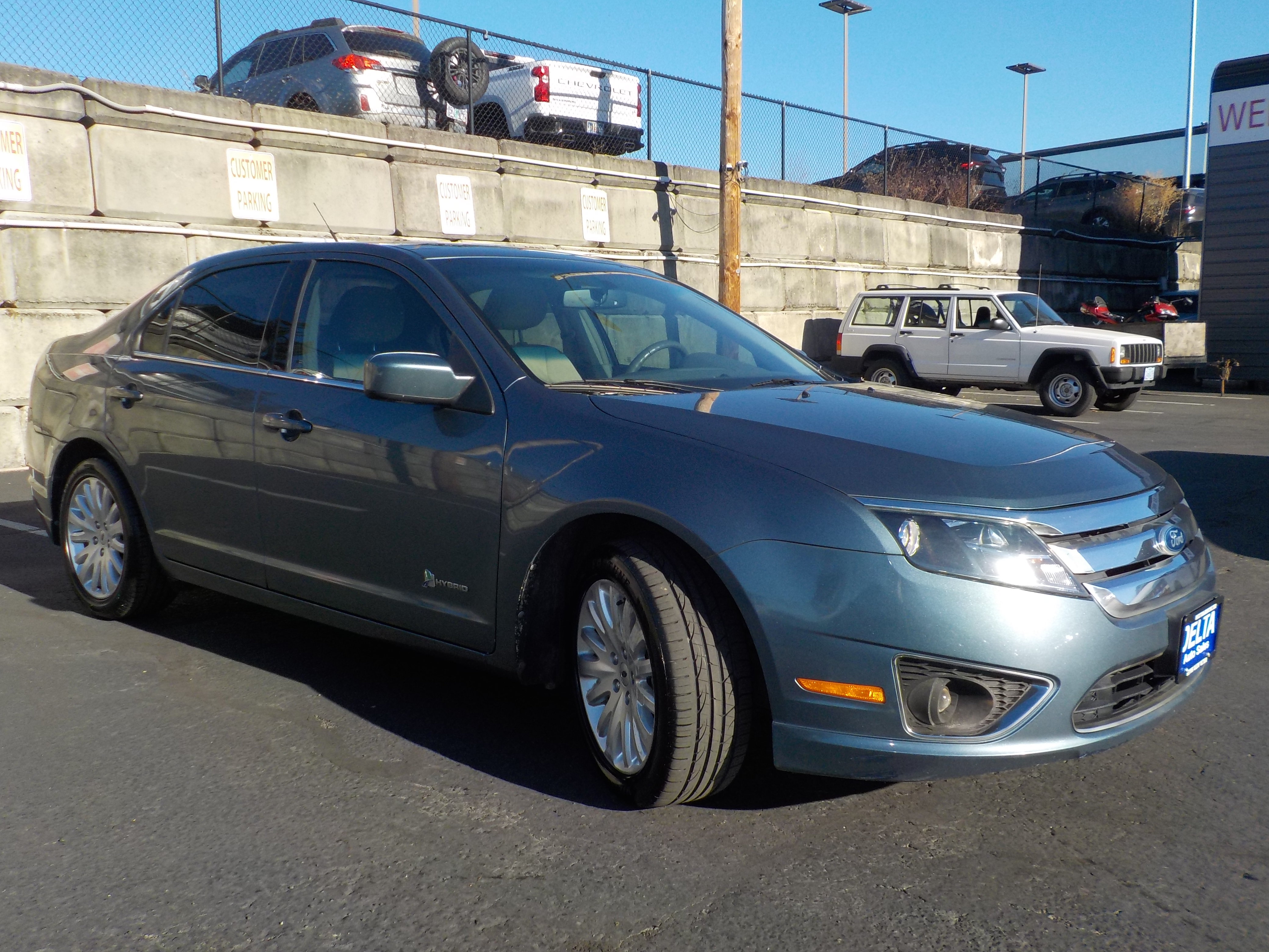 Used 2012 Ford Fusion Hybrid FWD image 1