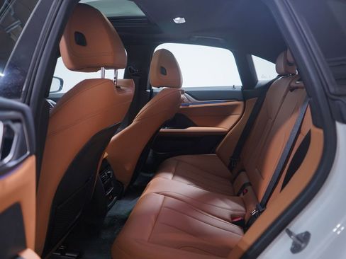 Used 2023 BMW i4 eDrive40 w/ Premium Package image 9