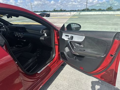 Used 2025 Mercedes-Benz CLA 250 image 23
